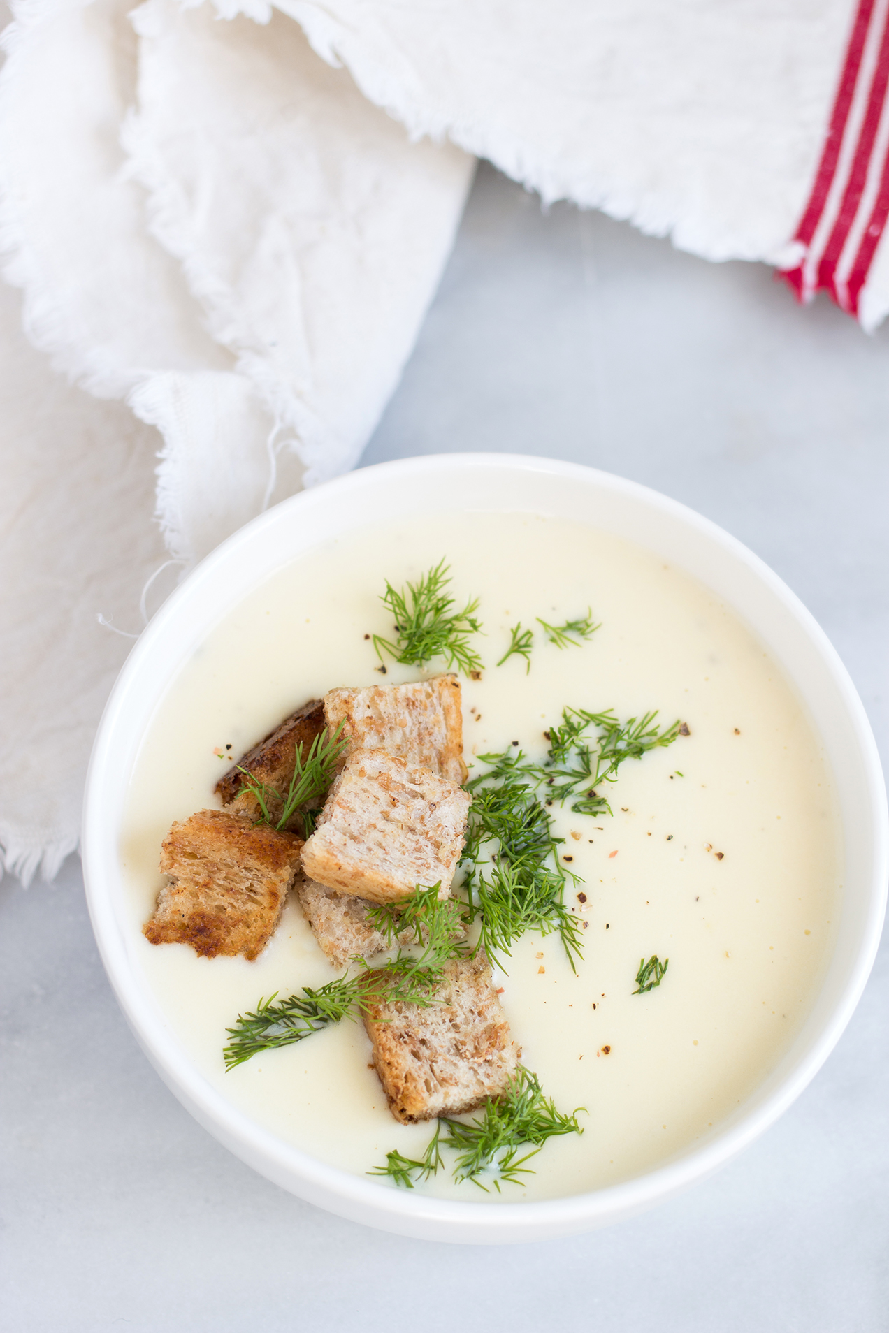 Kremowa zupa ziemniaczana z serkiem topionym | chilitonka